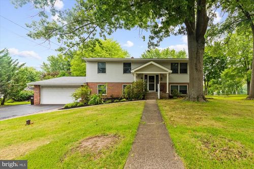 215 Hancock Rd, NORTH WALES, PA, 19454-2373 | Card Image