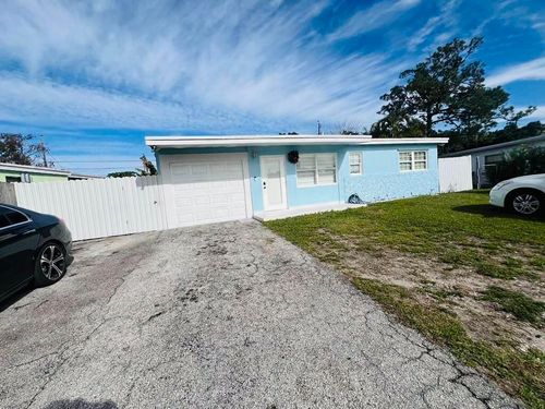 5541 N Lewis Rd, West Palm Beach, FL, 33415-7165 | Card Image