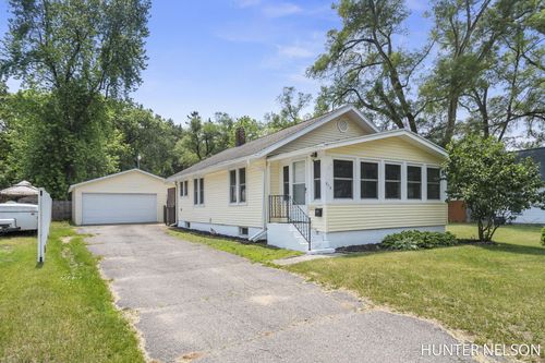 515 Montcalm St, Greenville, MI, 48838-1749 | Card Image