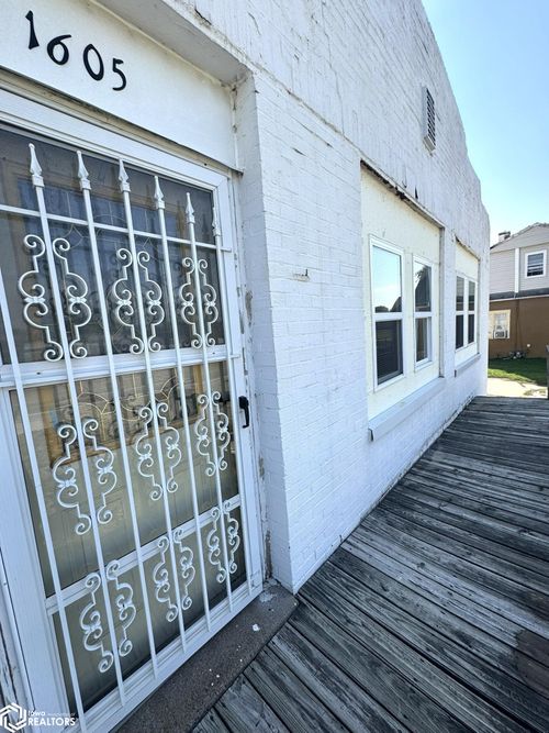 1605 S 18th St, Centerville, IA, 52544-3201 | Card Image