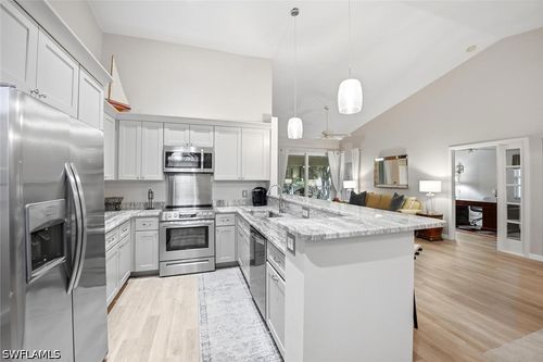 202-6810 Huntington Lakes Cir, NAPLES, FL, 34119-8016 | Card Image