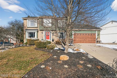 564 Dorchester Way, Milford, MI, 48381-2790 | Card Image