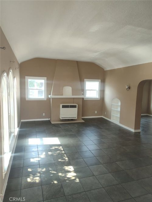 1411 Walnut Ave, Long Beach, CA, 90813-2483 | Card Image