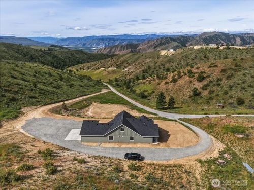 390 True Blue Ln, Chelan, WA, 98816-8511 | Card Image