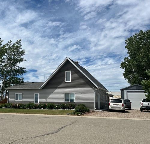 {{alt}} | Card Image