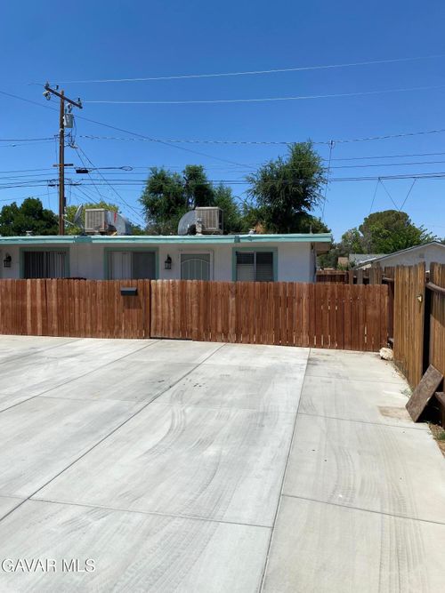 44617 Cedar Ave, Lancaster, CA, 93534-3510 | Card Image