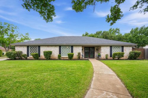 1705 Louella Ct, Hurst, TX, 76054-3722 | Card Image