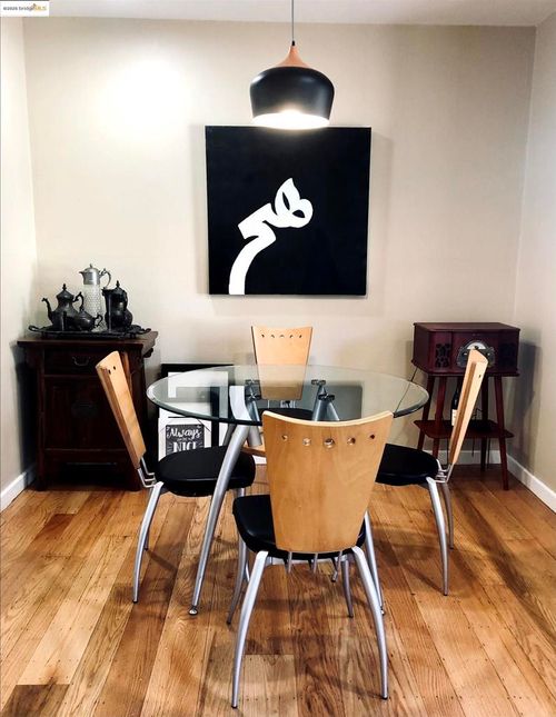 986 Kains Ave, Albany, CA, 94706-2052 | Card Image