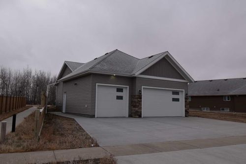 2005B 61 Ave, Lloydminster, AB, T9V3R2 | Card Image