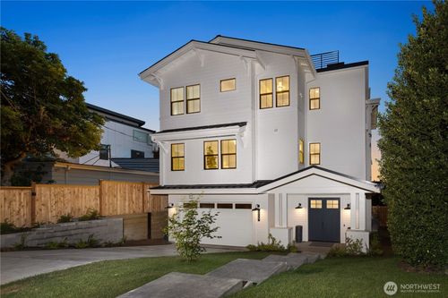3243 13th Ave W, Seattle, WA, 98119-1724 | Card Image