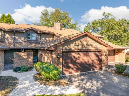 976 Indian Boundary Dr, Westmont, IL, 60559-6139 | Card Image