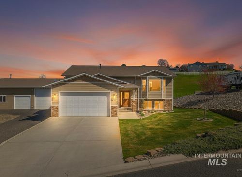 2245 Pitchstone Dr, Clarkston, WA, 99403-8733 | Card Image