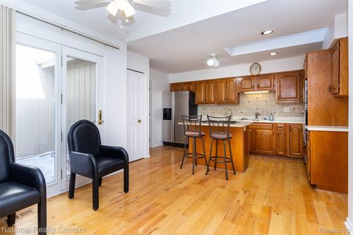 5-37019 Driftwood, Farmington Hills, MI, 48331-1490 | Card Image