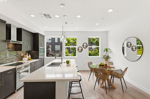 1355 Pullman Way, Oakland, CA, 94607-1597 | Card Image