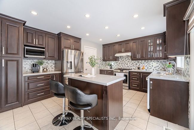 8 Upshall Dr, House other with 6 bedrooms, 4 bathrooms and 4 parking in Brampton ON | Image 15
