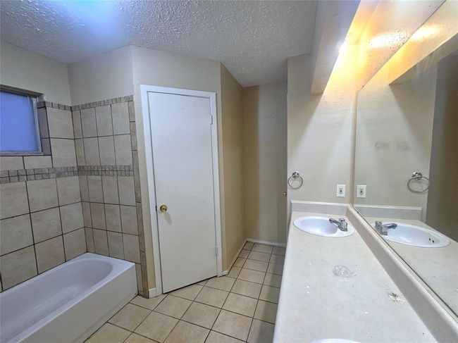 6402 Barrygate Dr, House other with 3 bedrooms, 2 bathrooms and 2 parking in Spring TX | Image 9