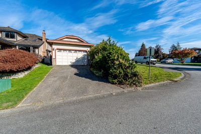 16193 Glenbrook Pl, House other with 3 bedrooms, 2 bathrooms and 4 parking in Surrey BC | Image 1