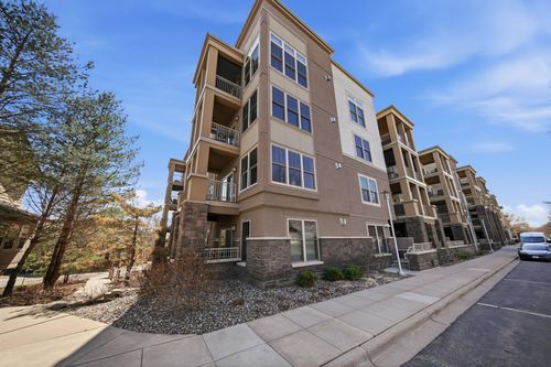 a205-2201 Village Ln, Bloomington, MN, 55431-5801 | Card Image