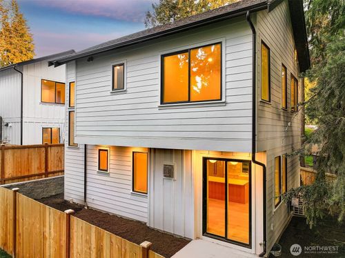 7317 128th Ave Ne, Kirkland, WA, 98033-8328 | Card Image