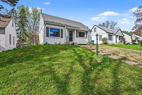 2111 Fremont Ave E, Saint Paul, MN, 55119-4017 | Card Image
