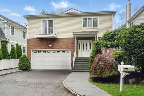43-41 Clifford Pl, Harrison, NY, 10528-3154 | Card Image