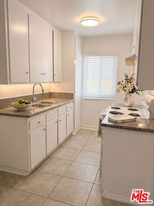 5-7533 Vineland Avenue, Sun Valley, CA, 91352 | Card Image