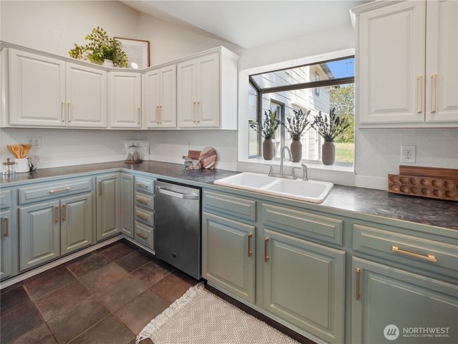 26803 Se 416 Th St, House other with 6 bedrooms, 3 bathrooms and 3 parking in Enumclaw WA | Image 8