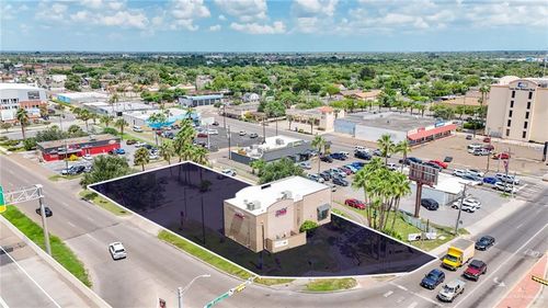 100 N Expressway, Brownsville, TX, 78521-2257 | Card Image