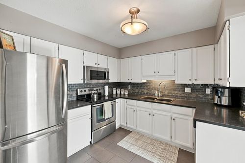 212-32040 Tims Ave, Abbotsford, BC, V2T2H2 | Card Image