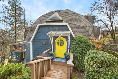 730 Grover St, Ashland, OR, 97520-1565 | Card Image