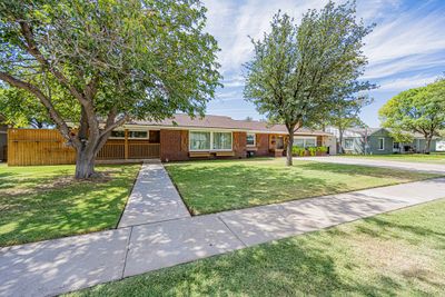 1207 Kansas, House other with 5 bedrooms, 4 bathrooms and null parking in Midland TX | Image 2