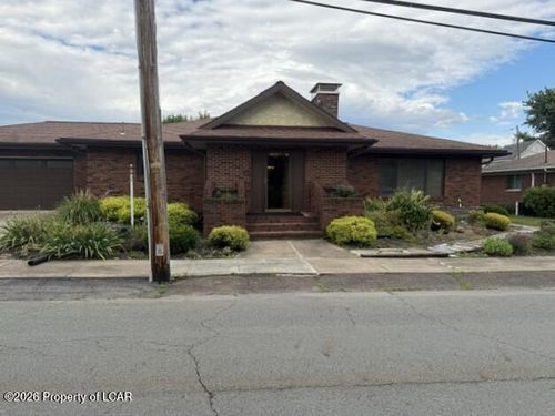 88 E Oak St, Pittston, PA, 18640-2418 | Card Image