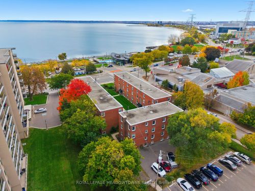 15-1351 Lakeshore Rd, Burlington, ON, L7S1B1 | Card Image