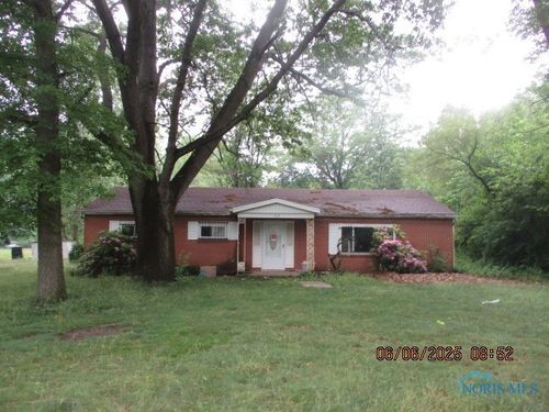 100 S Crissey Rd, Holland, OH, 43528-9716 | Card Image