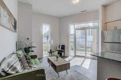 106 - 10 Meadowglen Pl, Condo with 3 bedrooms, 2 bathrooms and 1 parking in Toronto ON | Image 3