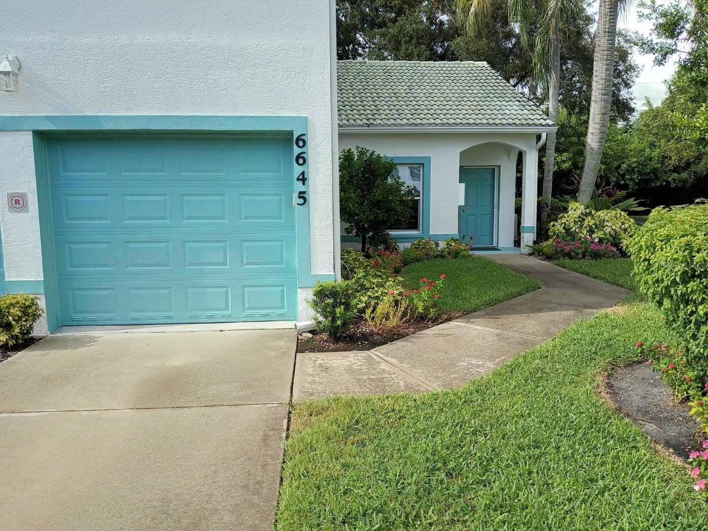 Pineview Ter, Bradenton, FL 34203