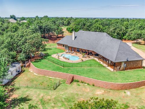 18700 Hickory Hollow Drive, Harrah, OK, 73045 | Card Image