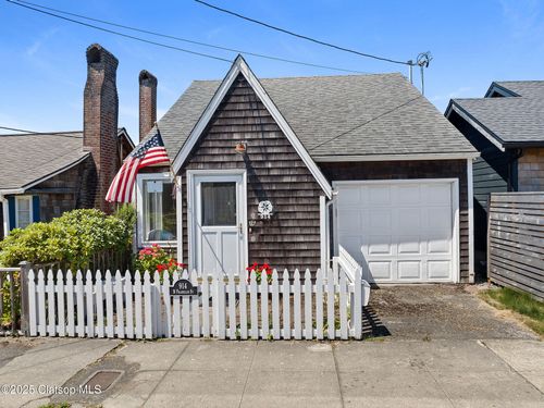 914 N Franklin Street, Seaside, OR, 97138 | Card Image