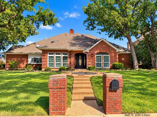 2103 Bay Club Dr, Arlington, TX, 76013-5207 | Card Image