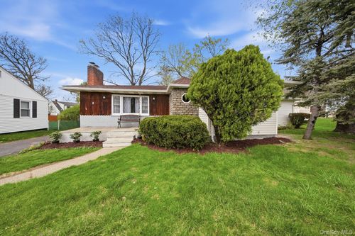 11 5th Ave, Newburgh, NY, 12550-2717 | Card Image