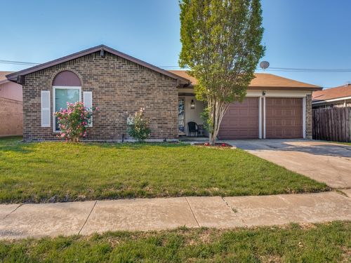 6484 Old Mill Cir, Watauga, TX, 76148-3637 | Card Image