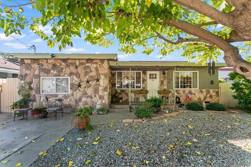 127 W 11th Ave, Escondido, CA, 92025-5018 | Card Image