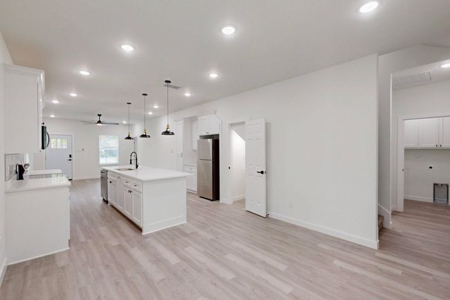 A - 1213 Mill St, House other with 3 bedrooms, 3 bathrooms and null parking in Gainesville TX | Image 10