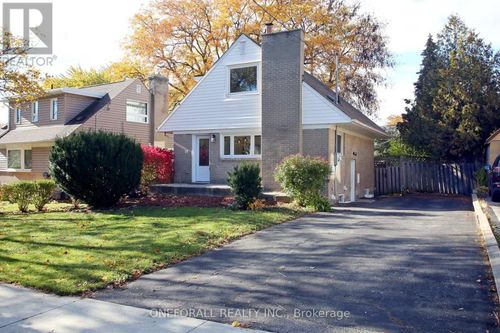 10 Esmond Cres, Etobicoke, ON, M9W3P8 | Card Image