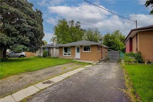 46 Elmwood Ave, Cambridge, ON, N1R4Y2 | Card Image