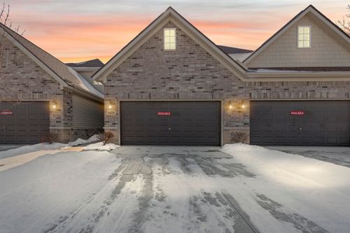 16520 Savor Ln, Clinton Twp, MI, 48035-3214 | Card Image