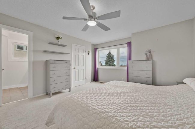 2815 Signal Hill Dr Sw, House other with 3 bedrooms, 3 bathrooms and 4 parking in Calgary AB | Image 14