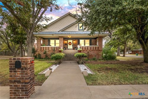 501 Adams St, Mc Gregor, TX, 76657-2324 | Card Image