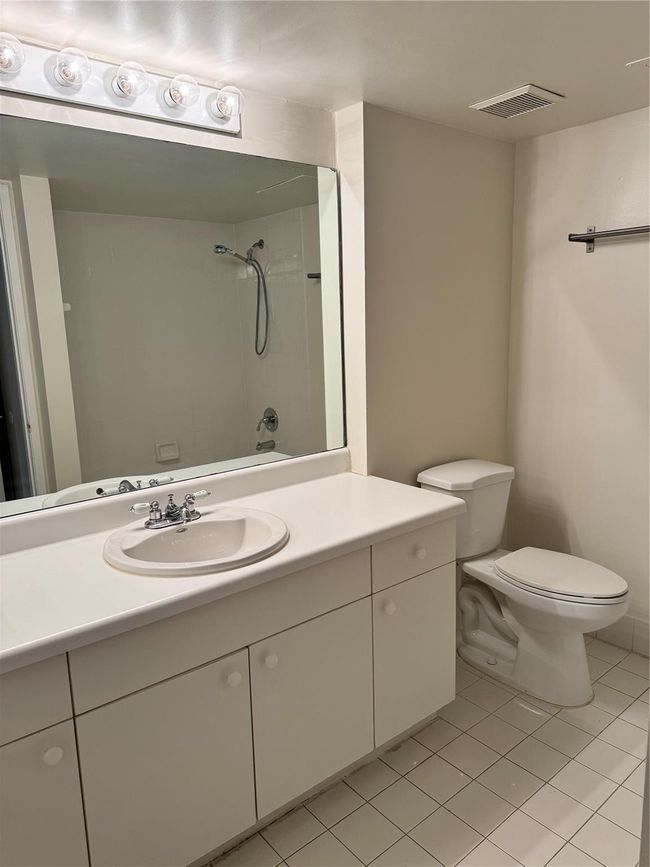 MASTER BATHROOM | Image 12