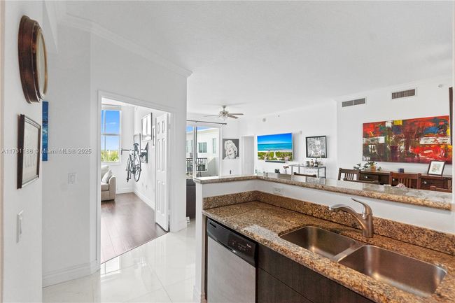 APT-603 - 2401 Ne 65 Th St, Condo with 3 bedrooms, 2 bathrooms and null parking in Fort Lauderdale FL | Image 10